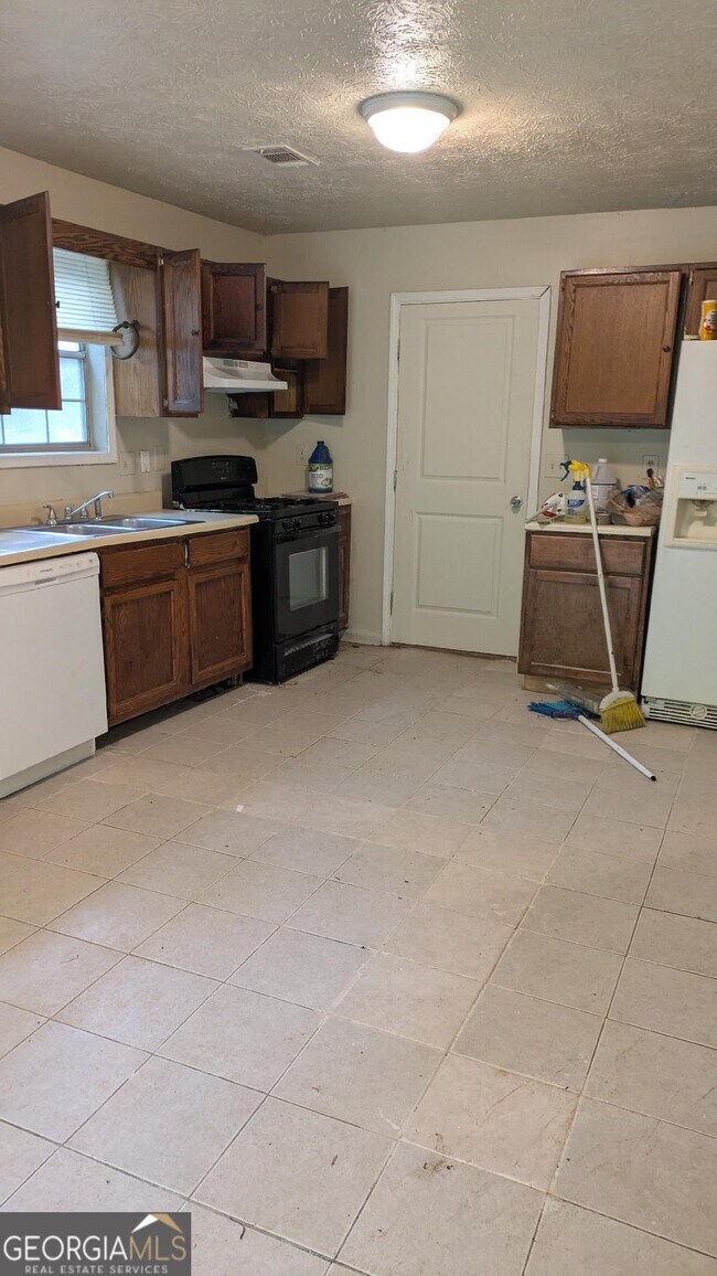 Building Photo - 1009 Autumn Crest Ct