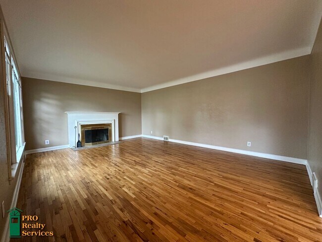 Foto del edificio - 3 Bedroom Home in St. Paul