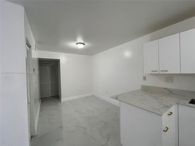 Building Photo - 7450 SW 153rd Pl