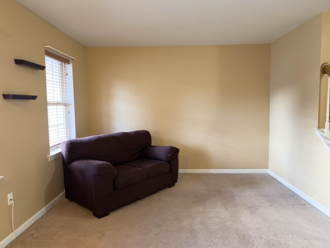 Building Photo - 562 Wood Duck Dr