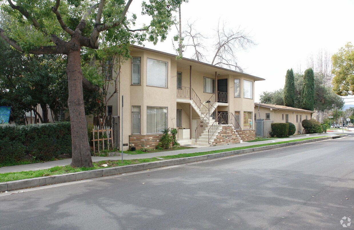 Building Photo - 1408 E Maple St