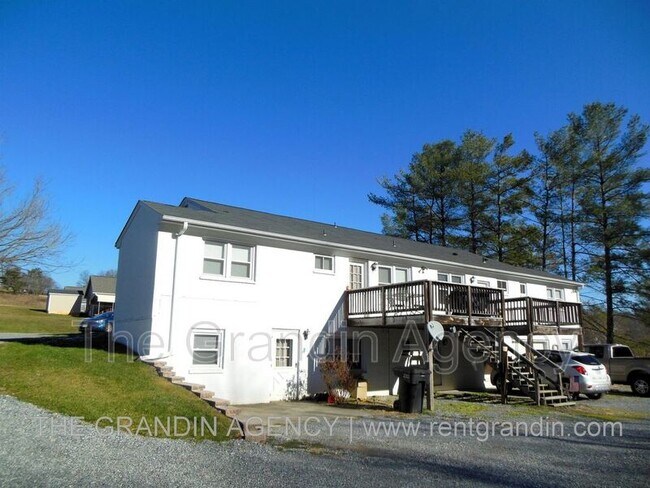 Building Photo - 2561 Rutrough Rd SE