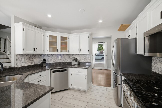 Foto del edificio - 843 Newbury Ct