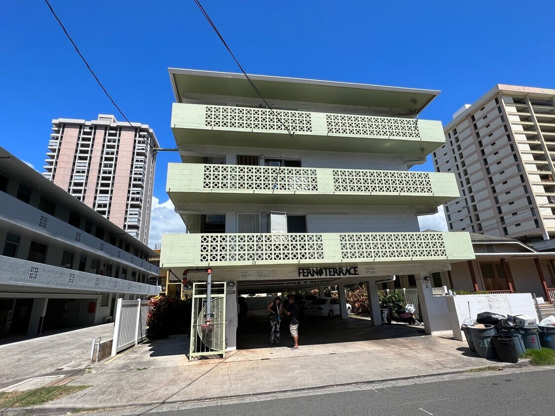 Primary Photo - For Rent - [Fern Terrace] 2120 Fern St. #203