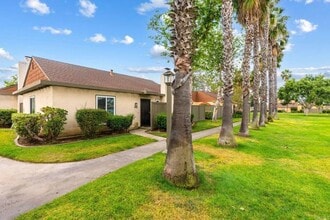 Building Photo - 10575 Caminito Glenellen