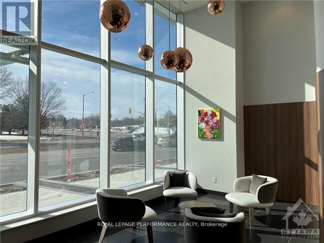 Photo du bâtiment - 805 Carling Ave