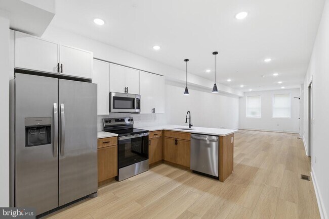 Building Photo - 2223 N 22nd St