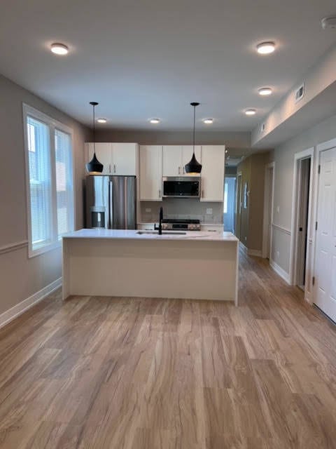 Building Photo - 2934 N Avers Ave