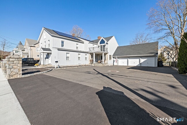 Foto del edificio - 14 Plymouth Ave