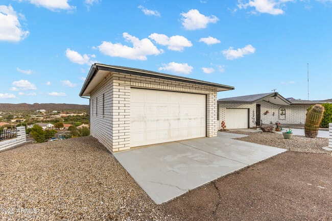 Foto del edificio - 322 N Cleopatra St