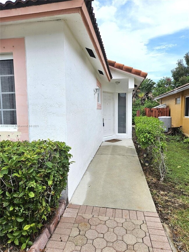Foto del edificio - 405 Kelly Ln