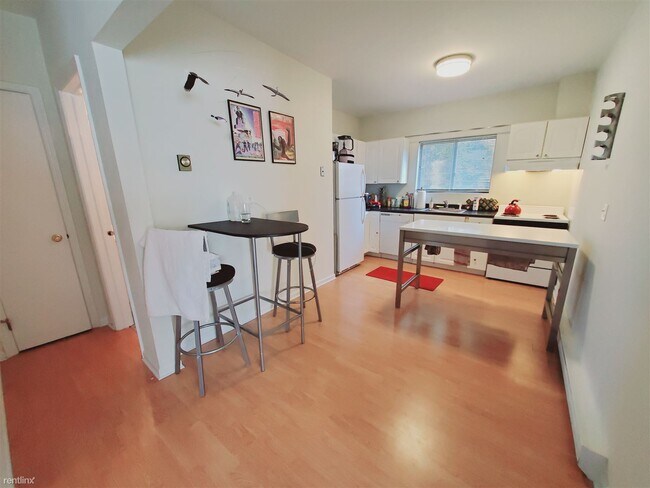 Foto del edificio - 1 br, 1 bath Condo - 22 Cove Rd Apt 1