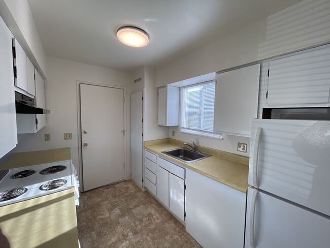 Foto del edificio - (OTM) 520-550 Summer [PRM: Marlene] (4)