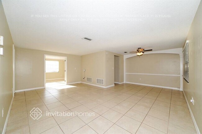 Foto del edificio - 3910 Glissade Dr