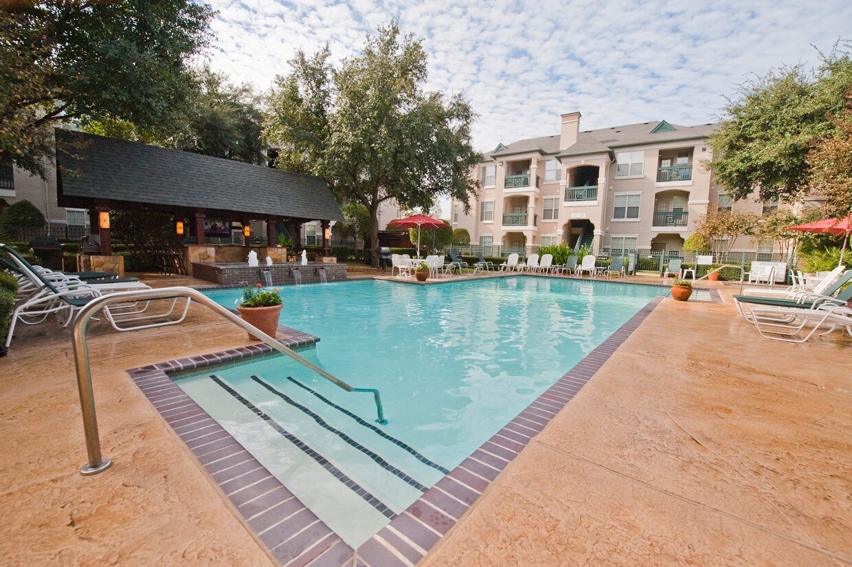 LaCrosse Apartments and Carriage Homes Apartments in Bossier City, LA