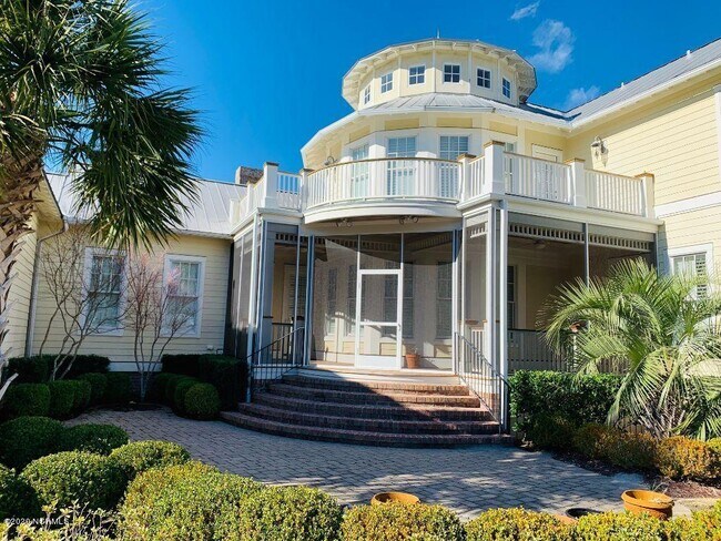 Building Photo - 6524 Brevard Dr