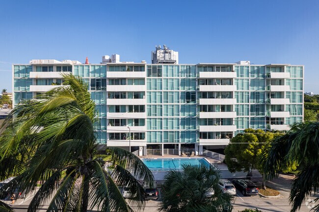 Building Photo - Vernon Arms Apartments