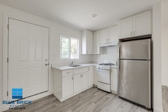 Building Photo - 14025 Victory Blvd