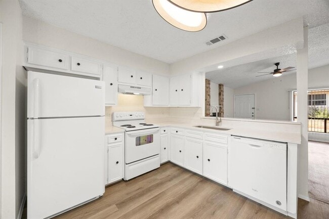 Foto del edificio - 6604 Scrub Oak Ln