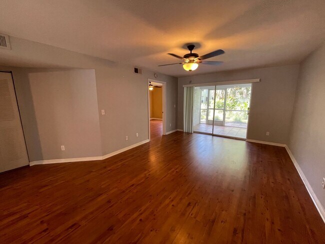 Building Photo - ANNUAL RENTAL - 2/2 CONDO IN PINE HAVEN