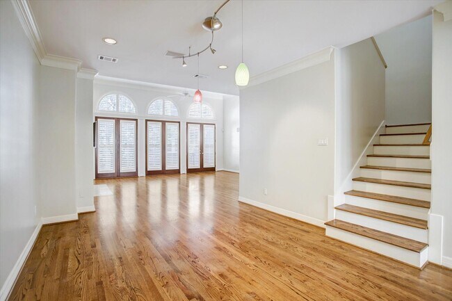 Foto del edificio - 6638 Minola St
