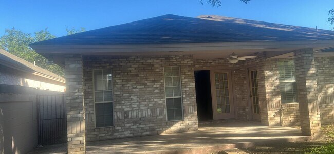 Building Photo - 438 St Croix Dr