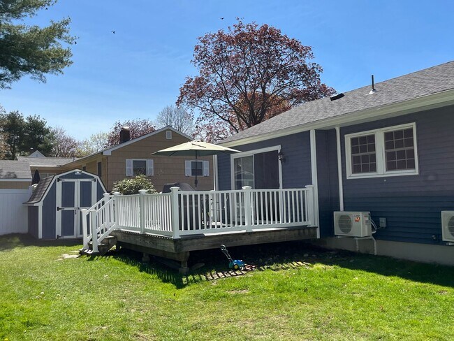 Building Photo - Lovely Single Family Home in South Portlan...