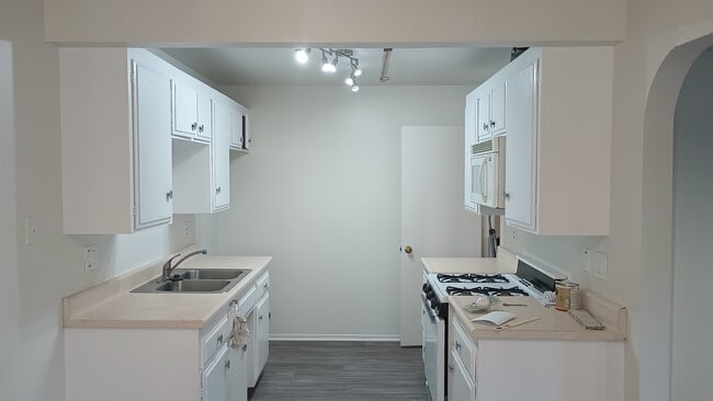 Building Photo - 8192 Whitaker St