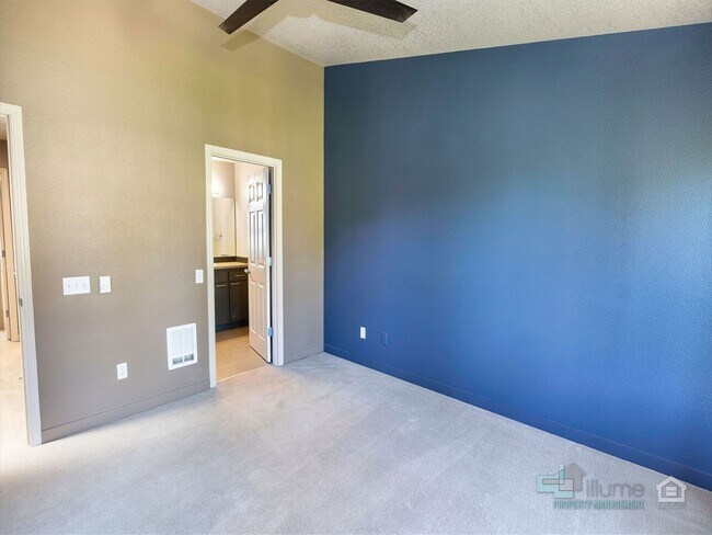 Building Photo - Discover your new home in the sought-after...