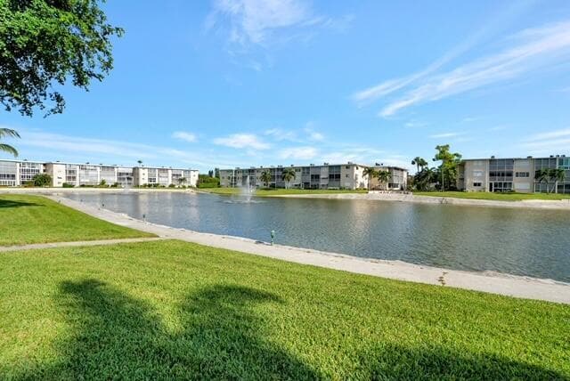 Building Photo - 2669 Garden Dr S