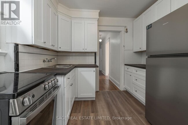 Photo du bâtiment - 764 Coxwell Ave