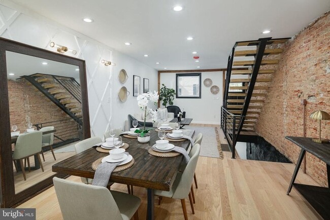 Building Photo - 1937 Waverly St