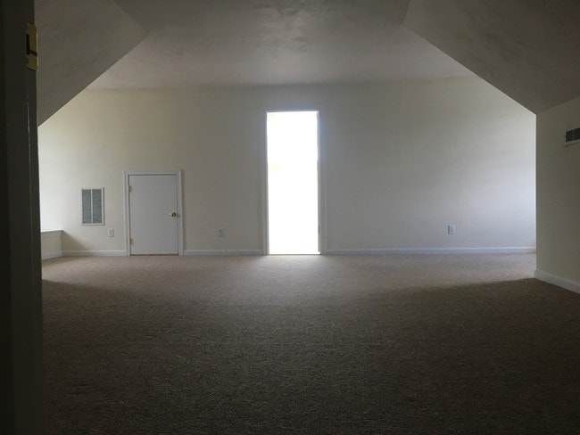 Master Suite - 24 Spring Bars Rd