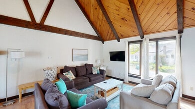 Building Photo - 9 Birch Dr