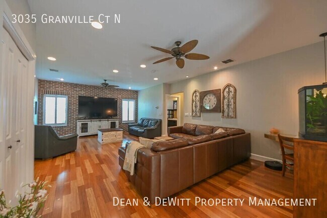 Foto del edificio - 3035 Granville Ct N