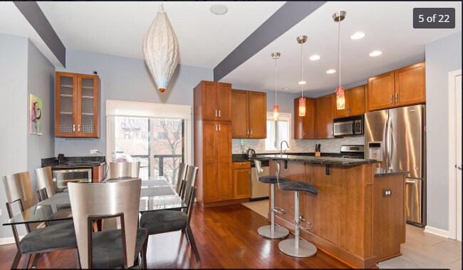 Foto del edificio - 2225 W Madison St