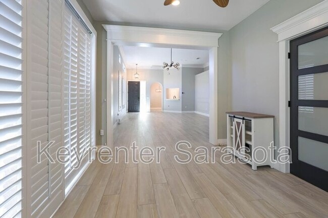 Building Photo - 3761 Amapola Ln