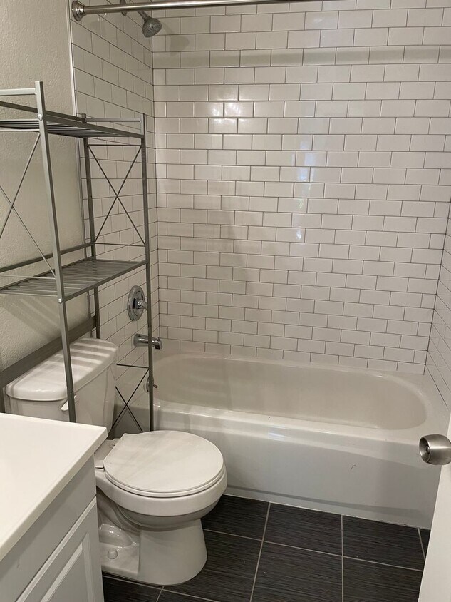 Foto del edificio - Cozy Bellevue One Bedroom Available Beginn...