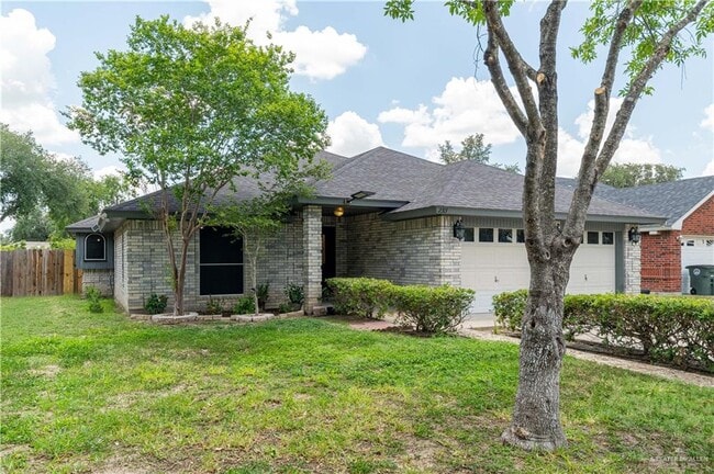 Building Photo - 2313 Lilac Ave