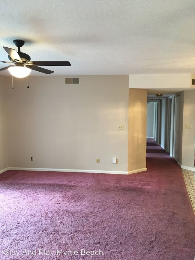 Building Photo - 2150 Clearwater Dr