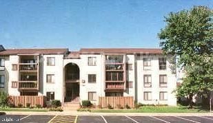 Building Photo - 609 Center St
