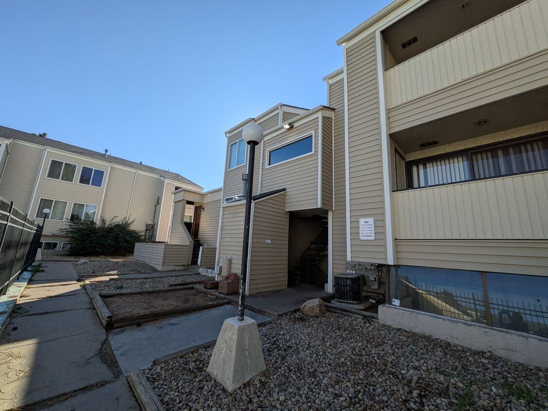 Updated 1 bedroom 1 bathroom in High Hollows! - Updated 1 bedroom 1 bathroom in High Hollows!