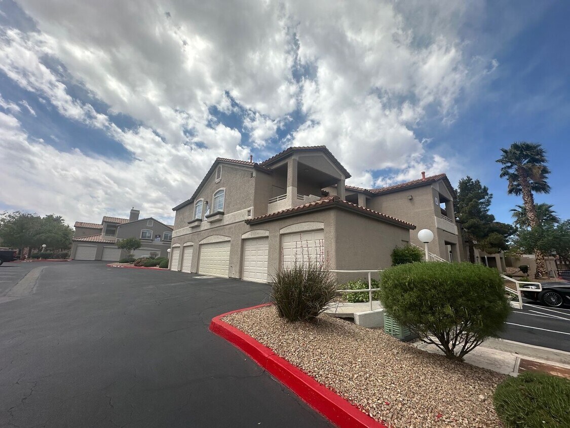 Primary Photo - 75 N Valle Verde Dr
