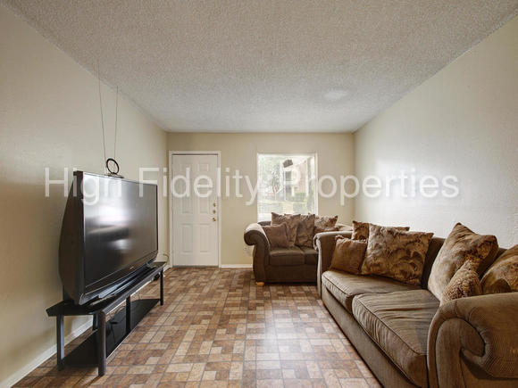 Foto del edificio - 1740 Rutland Dr