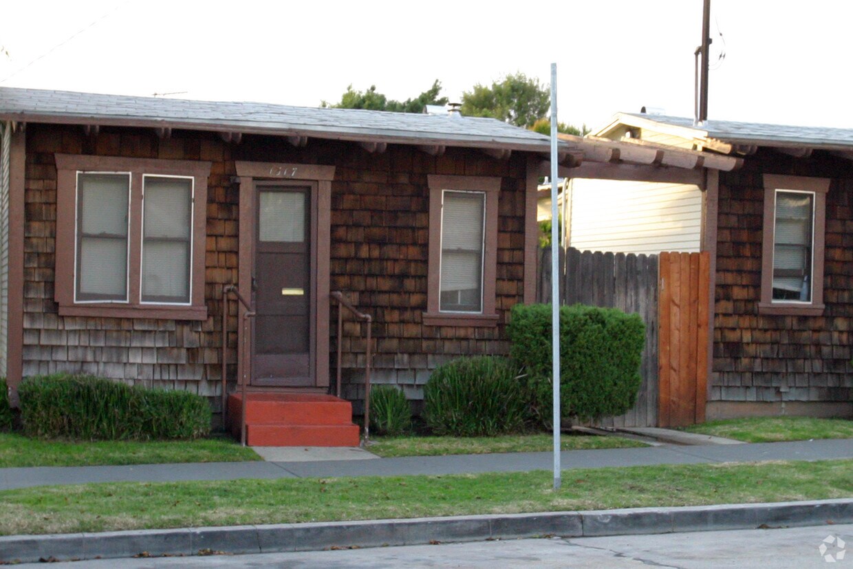 Building Photo - 1317-1319 Termino Ave