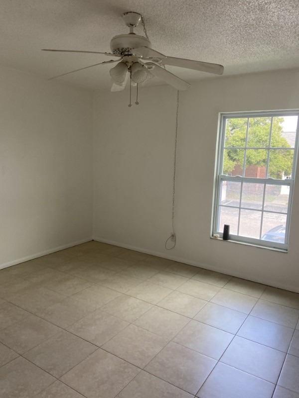 Foto del edificio - 8522 10th St N