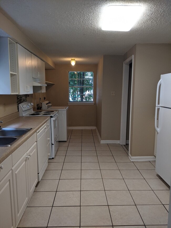 Building Photo - 2514 Caswell Ln