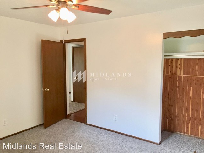 Building Photo - 3 br, 2 bath House - 8210 Wildewood Dr
