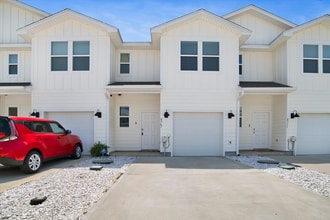 Building Photo - 8767 Meadow Flower Ln