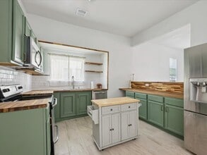 Building Photo - 2290 Orange Ave